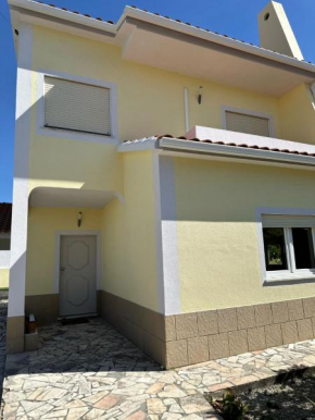Extraordinary Holiday House at Fernão Ferro!